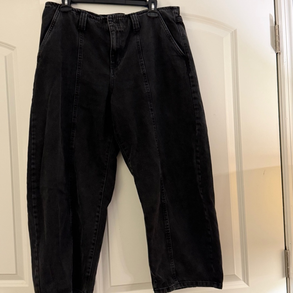 Black Barrel Jeans